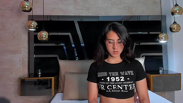 DaraBeckett online show from 09/19/25, 12:17