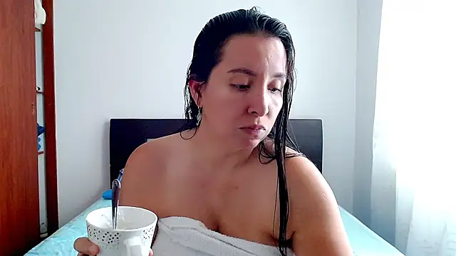 emely sexx20 online show from 10/22/25, 03:23