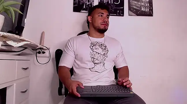 BrianMalonee online show from 01/28/25, 01:38