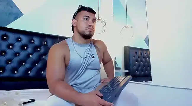 BrianMalonee online show from 01/29/25, 04:41