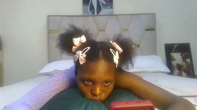 Snapshot of Fine_assie chatting on 02/07/25, 09:04 Fine assie online show from 02/07/25, 09:04
