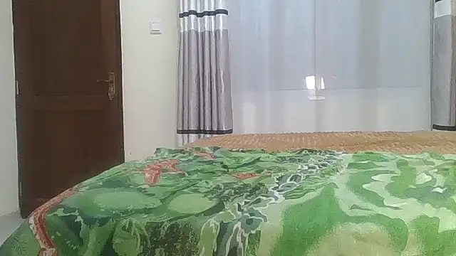 Snapshot of Fine_assie chatting on 10/23/25, 08:07 Fine assie online show from 10/23/25, 08:07