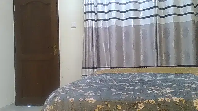 Snapshot of Fine_assie chatting on 10/28/25, 01:03 Fine assie online show from 10/28/25, 01:03