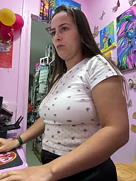 Snapshot of Rousse92 chatting on 10/15/25, 10:43 Rousse92 online show from 10/15/25, 10:43