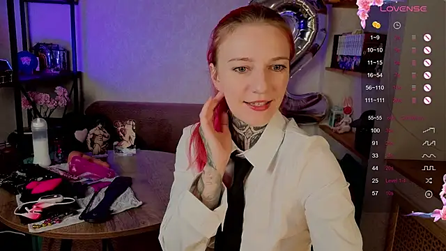 Roxy      online show from 10/19/25, 09:15