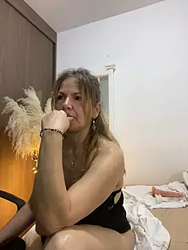 Leyna liu online show from 01/23/25, 08:04