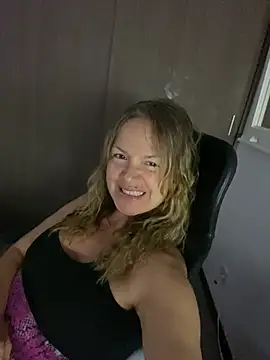 Leyna liu online show from 03/19/25, 11:03