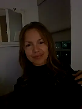 Leyna liu online show from 10/19/25, 04:24