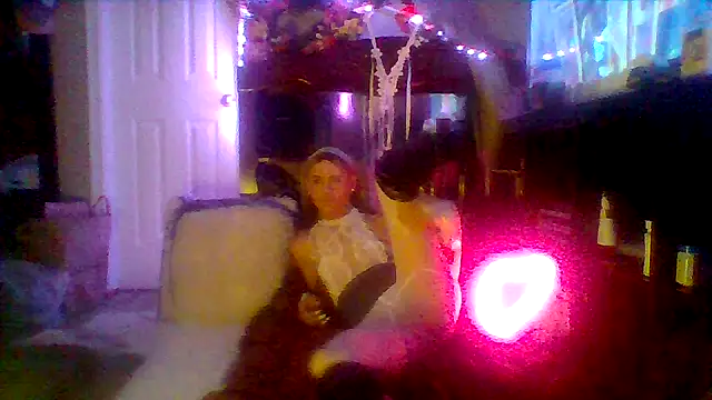 Snapshot of JessicaFitney chatting on 09/28/25, 04:29 JessicaFitney online show from 09/28/25, 04:29