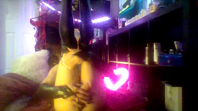 Snapshot of JessicaFitney chatting on 10/26/25, 07:14 JessicaFitney online show from 10/26/25, 07:14