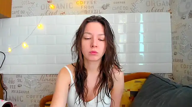 Adela Vetta online show from 02/11/25, 10:48