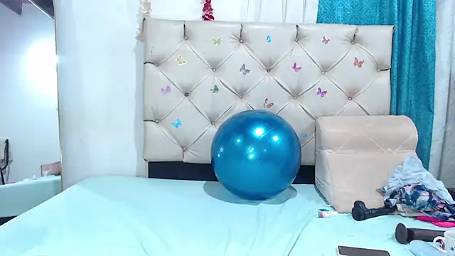 Snapshot of BBW_salome chatting on 12/27/24, 10:48 BBW salome online show from 12/27/24, 10:48