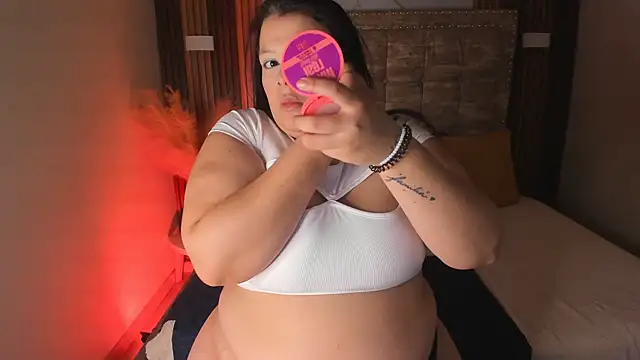 Snapshot of Sheryl_Hamilton chatting on 12/22/24, 01:11 Sheryl Hamilton online show from 12/22/24, 01:11