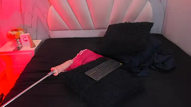 Snapshot of Sheryl_Hamilton chatting on 02/22/25, 07:01 Sheryl Hamilton online show from 02/22/25, 07:01