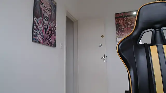 CrisBathoryxxx online show from 01/05/25, 08:42