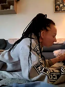 Snapshot of Scherana chatting on 12/11/24, 12:55 Scherana online show from 12/11/24, 12:55
