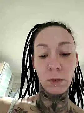 Snapshot of Scherana chatting on 12/15/24, 04:26 Scherana online show from 12/15/24, 04:26