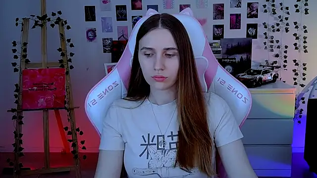 AliceCharmy online show from 10/19/25, 06:25