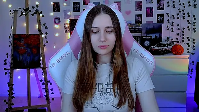 AliceCharmy online show from 10/23/25, 05:29