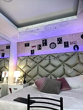 Brenda Garcia online show from 10/13/25, 07:14