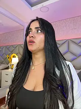 Brenda Garcia online show from 11/11/25, 08:31