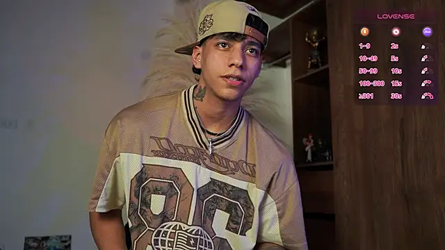 Snapshot of Josep_Davies chatting on 11/08/25, 02:45 Josep Davies online show from 11/08/25, 02:45