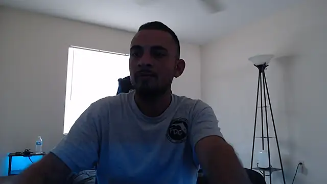 Snapshot of OmegaAlphaOne chatting on 10/23/25, 05:01 OmegaAlphaOne online show from 10/23/25, 05:01