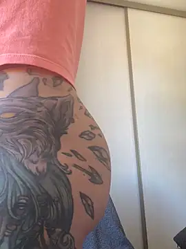 Luccreccia  online show from 10/11/25, 12:15