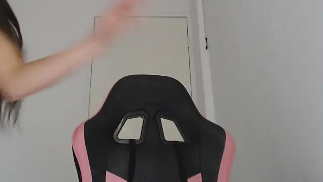 Snapshot of Emily_Guerra1 chatting on 02/27/25, 03:15 Emily Guerra1 online show from 02/27/25, 03:15