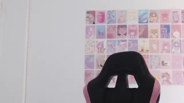 Snapshot of Emily_Guerra1 chatting on 10/28/25, 05:04 Emily Guerra1 online show from 10/28/25, 05:04