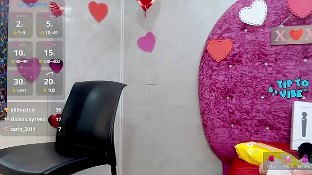 Snapshot of Litzy_Curly chatting on 02/19/25, 05:49 Litzy Curly online show from 02/19/25, 05:49