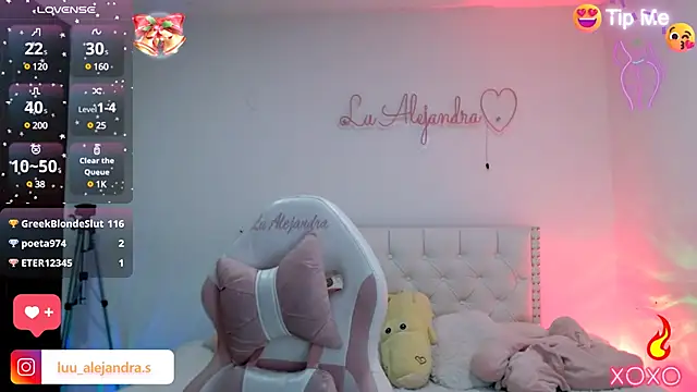 Snapshot of alee_lenoxx chatting on 12/26/24, 06:54 alee lenoxx online show from 12/26/24, 06:54