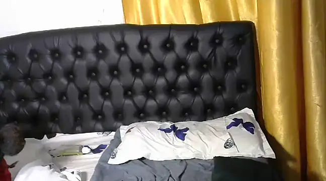 Snapshot of Ebonyxxmodel chatting on 02/25/25, 02:54 Ebonyxxmodel online show from 02/25/25, 02:54