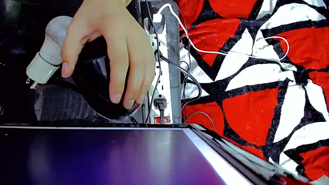 Snapshot of tayiro_r chatting on 10/22/25, 11:15 tayiro r online show from 10/22/25, 11:15