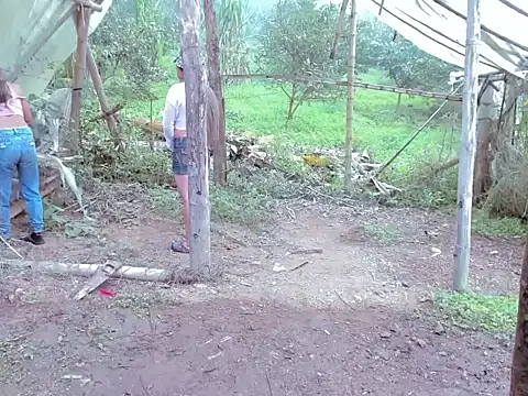 Snapshot of tayiro_r chatting on 11/15/25, 02:13 tayiro r online show from 11/15/25, 02:13