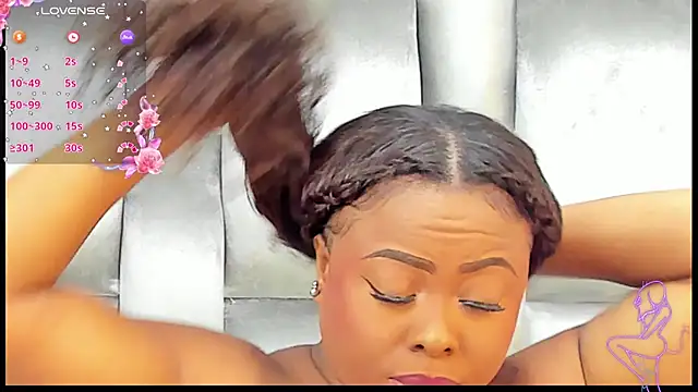 Snapshot of CamilaBenitez chatting on 10/13/25, 11:16 CamilaBenitez online show from 10/13/25, 11:16