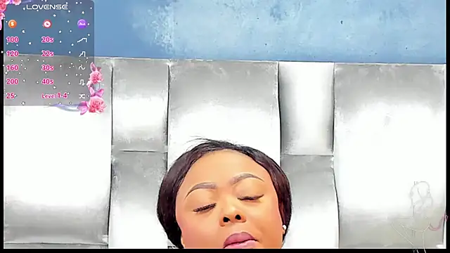 Snapshot of CamilaBenitez chatting on 10/26/25, 04:02 CamilaBenitez online show from 10/26/25, 04:02