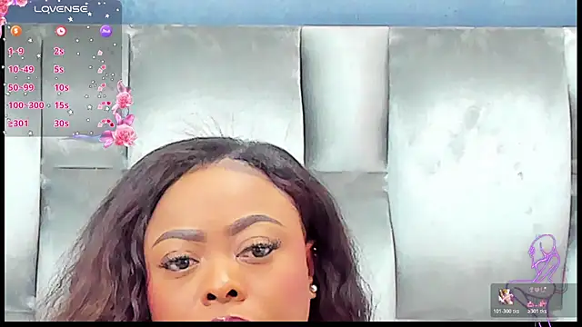 Snapshot of CamilaBenitez chatting on 10/30/25, 04:30 CamilaBenitez online show from 10/30/25, 04:30