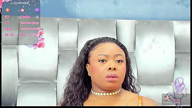 Snapshot of CamilaBenitez chatting on 11/25/25, 12:54 CamilaBenitez online show from 11/25/25, 12:54