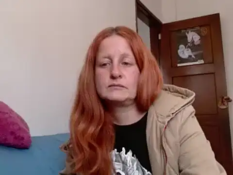 Snapshot of ViioletaMora chatting on 10/07/25, 07:55 ViioletaMora online show from 10/07/25, 07:55