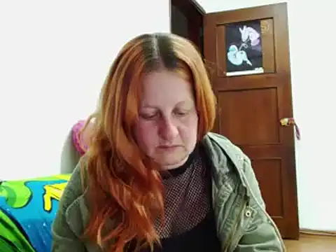 Snapshot of ViioletaMora chatting on 11/06/25, 05:52 ViioletaMora online show from 11/06/25, 05:52