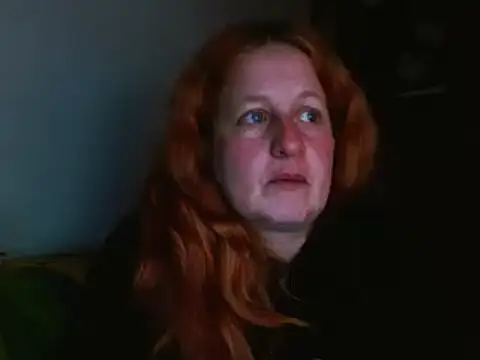 Snapshot of ViioletaMora chatting on 11/15/25, 09:43 ViioletaMora online show from 11/15/25, 09:43