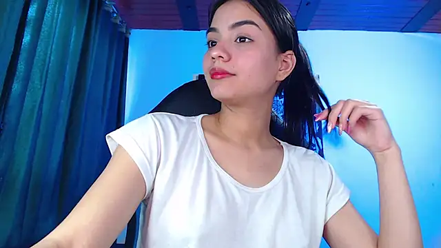 Snapshot of Ariel_Zeo1 chatting on 12/17/24, 08:10 Ariel Zeo1 online show from 12/17/24, 08:10