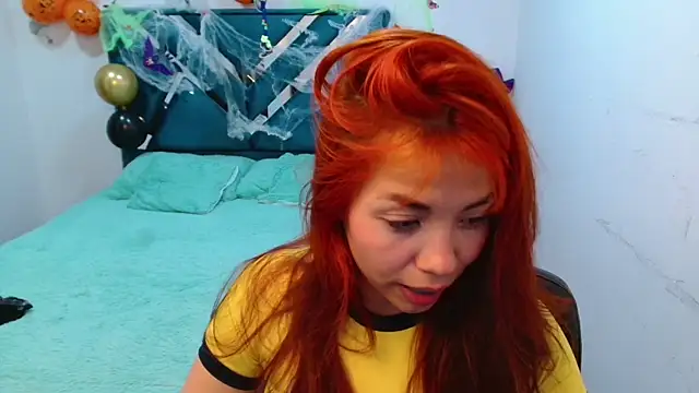 Aylinn diaz online show from 10/28/25, 01:14