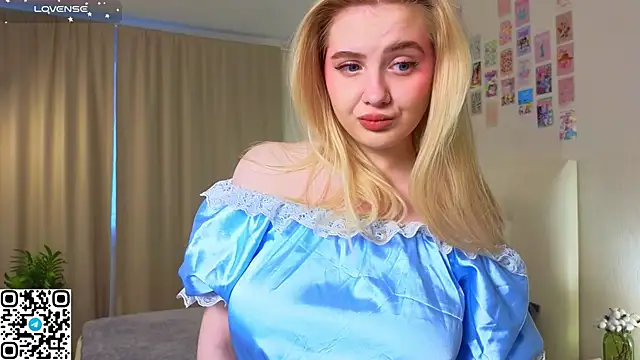 Snapshot of oliviabr0wn0 chatting on 11/07/25, 02:11 oliviabr0wn0 online show from 11/07/25, 02:11