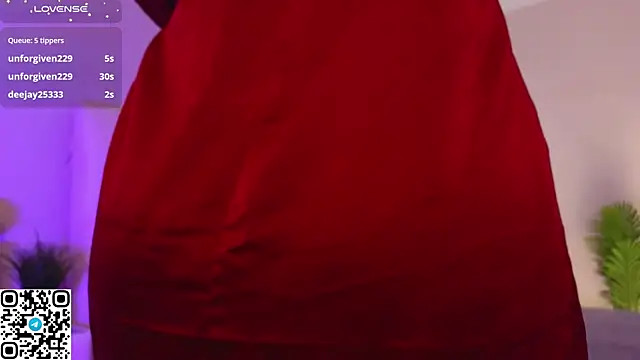 Snapshot of oliviabr0wn0 chatting on 11/13/25, 02:10 oliviabr0wn0 online show from 11/13/25, 02:10