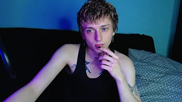 Snapshot of axxxturel chatting on 02/14/25, 07:33 axxxturel online show from 02/14/25, 07:33