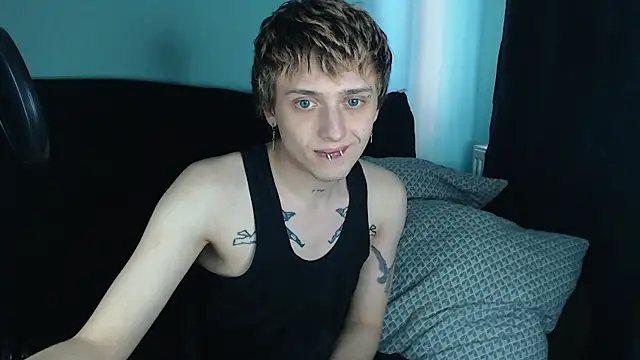 Snapshot of axxxturel chatting on 02/27/25, 09:43 axxxturel online show from 02/27/25, 09:43