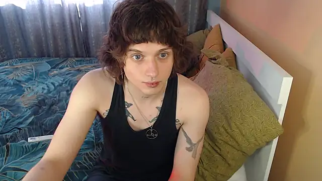 Snapshot of axxxturel chatting on 09/23/25, 01:25 axxxturel online show from 09/23/25, 01:25