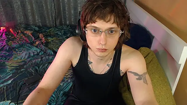 Snapshot of axxxturel chatting on 10/05/25, 10:29 axxxturel online show from 10/05/25, 10:29